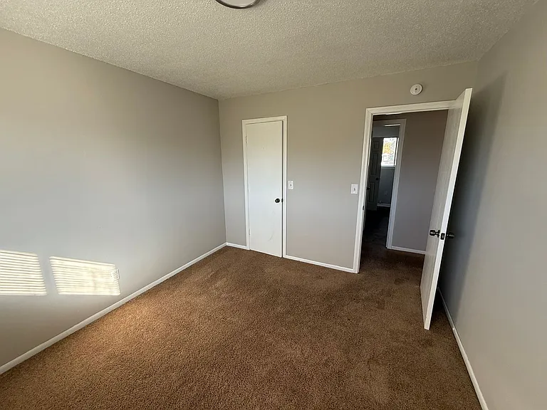 7305 N Moberly Dr #B — Photo 11
