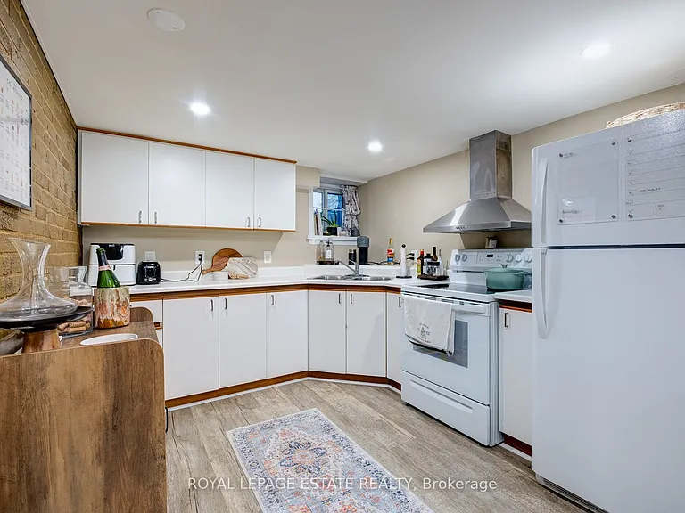 34 Lockwood Rd #BASEMENT — Photo 10