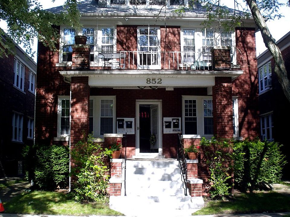 1st image of 852 Beaconsfield Ave