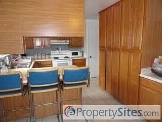 3rd image of 3624 S Joycelyn Cir