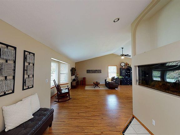 3rd image of 2116 Shasta Ave