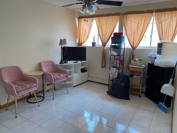 (undisclosed Address), Dix Hills, NY 11746