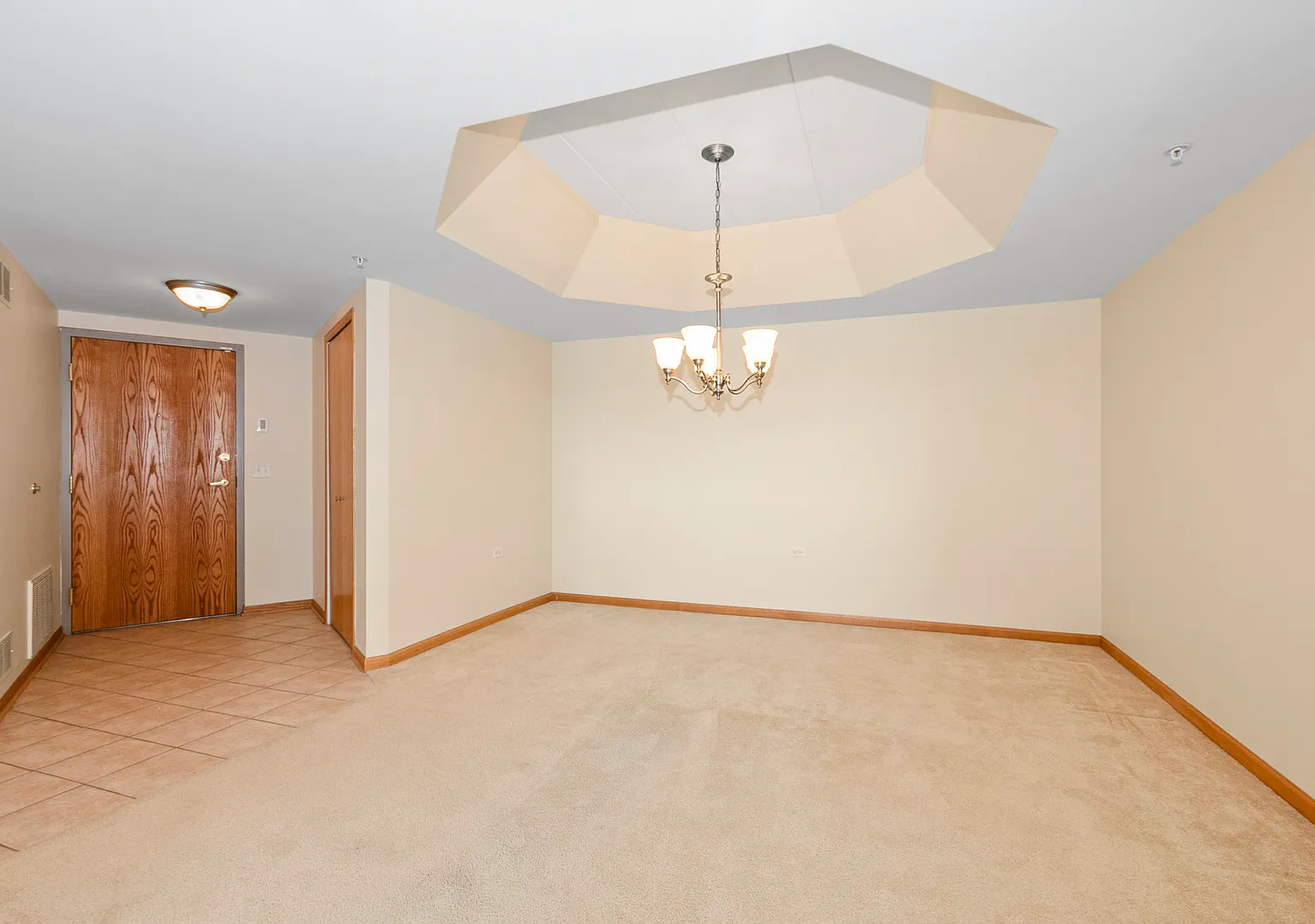 2 bed, 1690 sqft, $3,000 — Photo 3