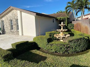 5702 SW 130th Pl, Miami, FL 33183