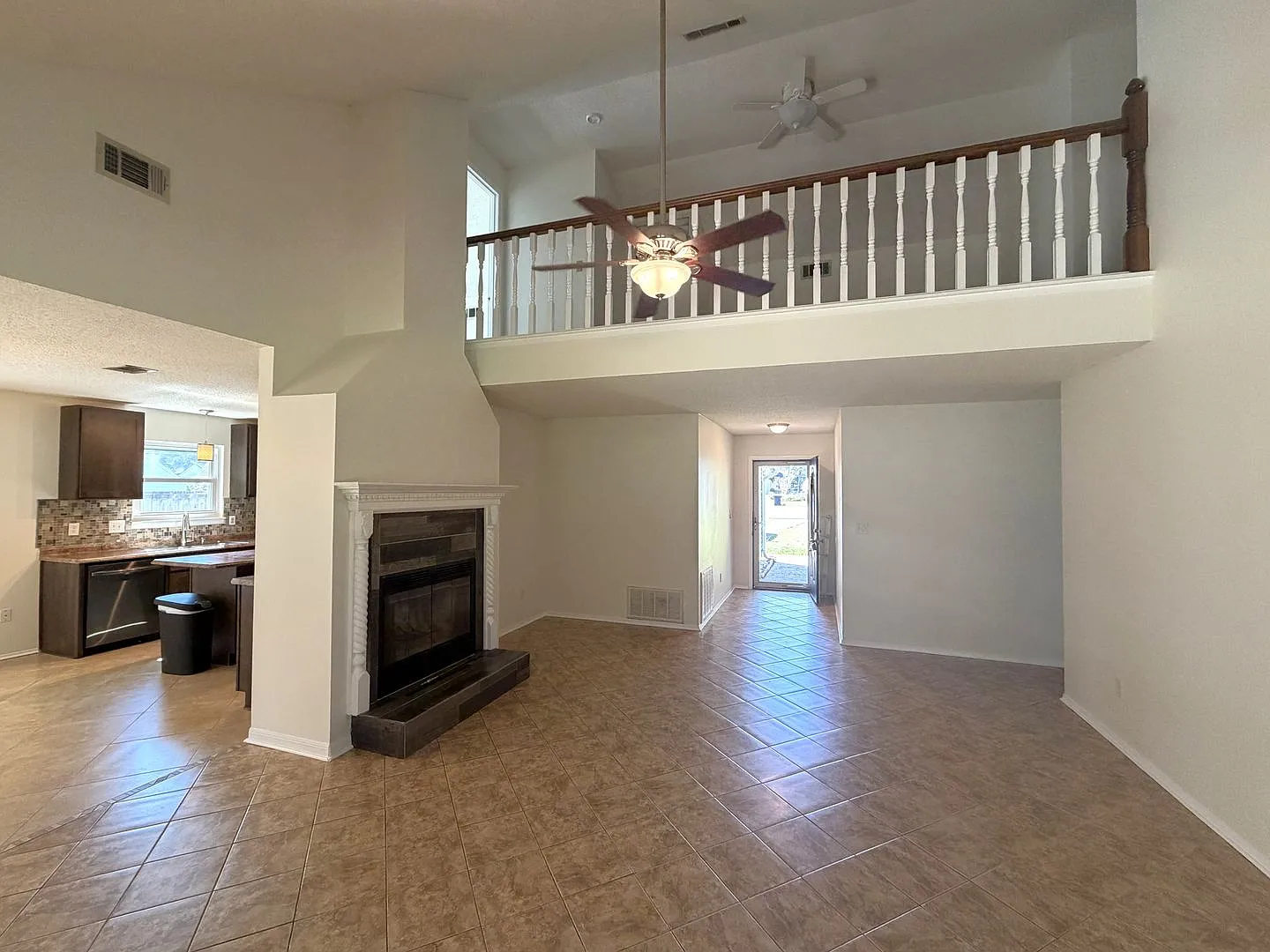 5 Bedroom South Crestview Rental — Photo 3