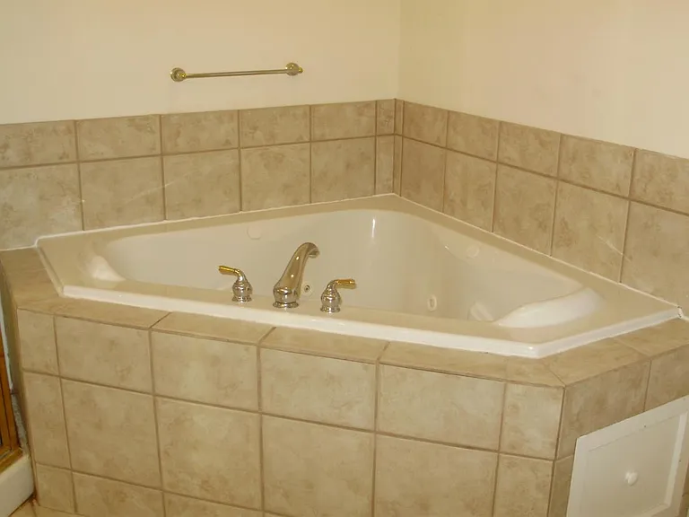 Spa Tub