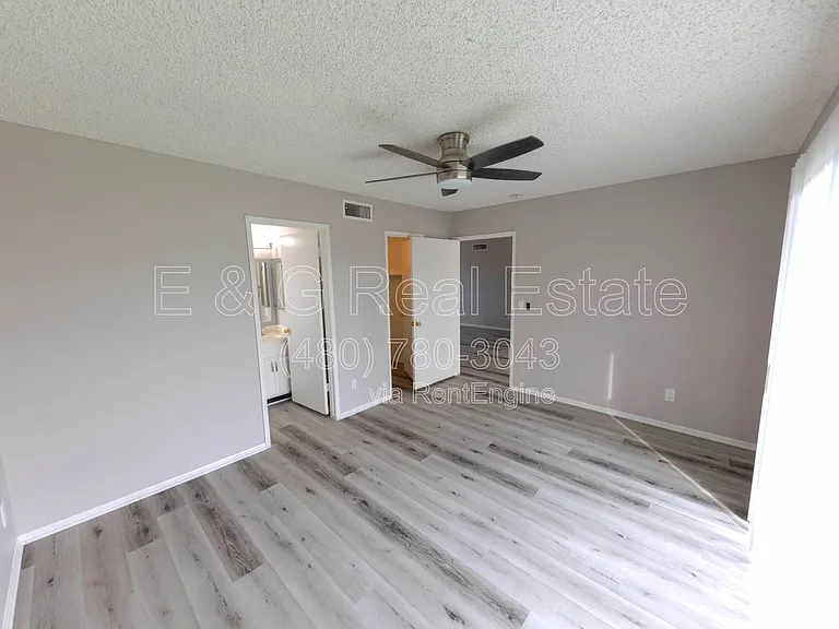 10713 W Campbell Ave — Photo 15