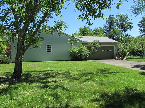 2nd image of 32689 Greenwood Dr