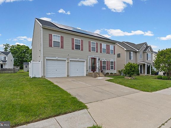 3rd image of 2108 Streamway Ct