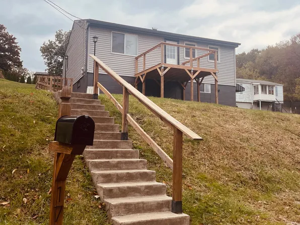 171 Bessemer St, Tarentum, PA 15084