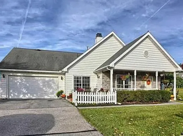 2126 Bayberry Ln, York, PA 17403