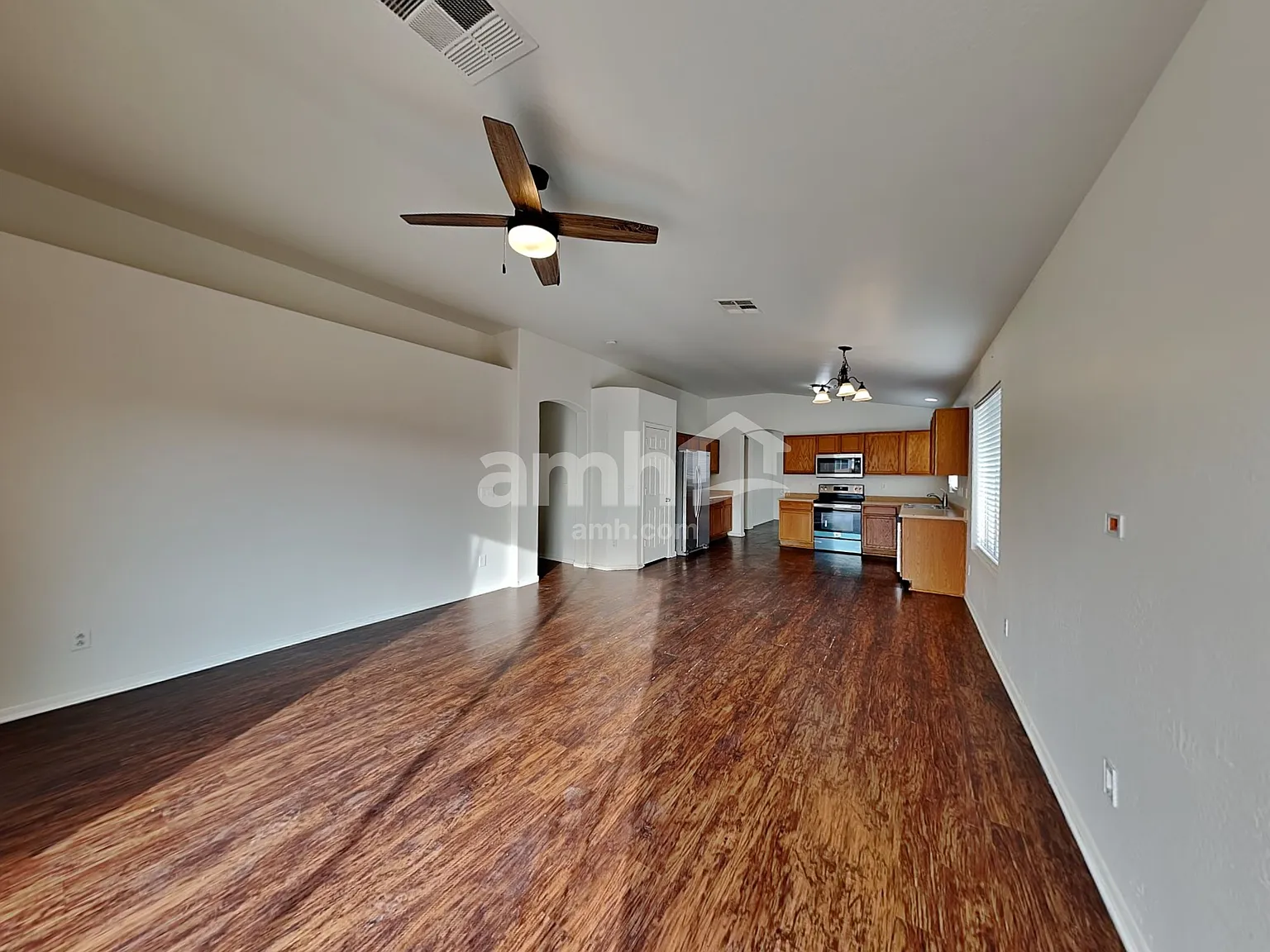 4 bed, 2.0 bath, 1850 sqft, $2,145 — Photo 4