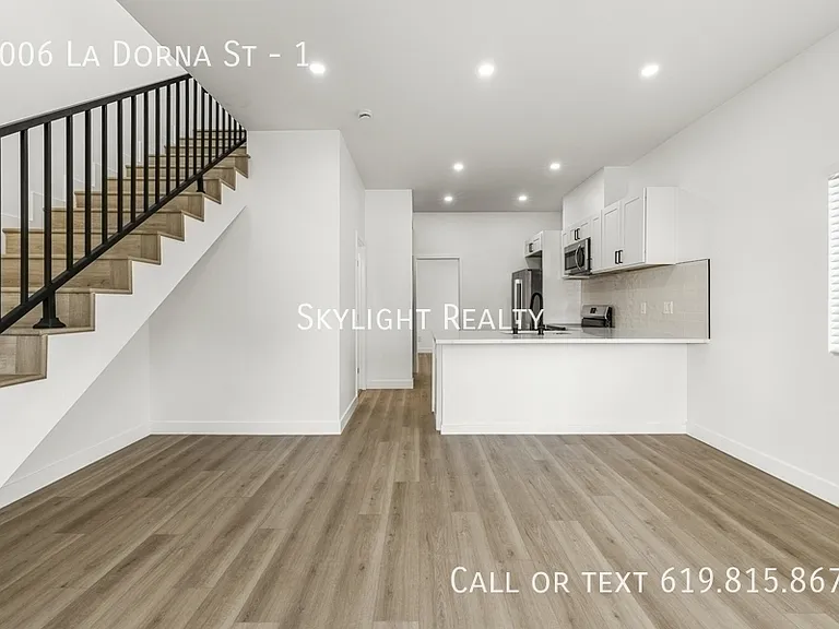 5006 La Dorna St #1 — Photo 2
