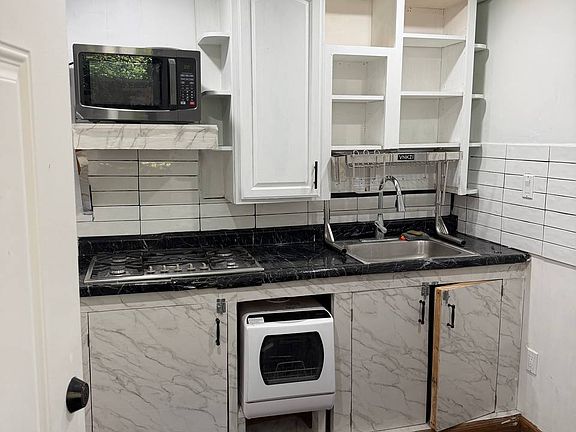 3rd image of 4625 Louise Ave #6
