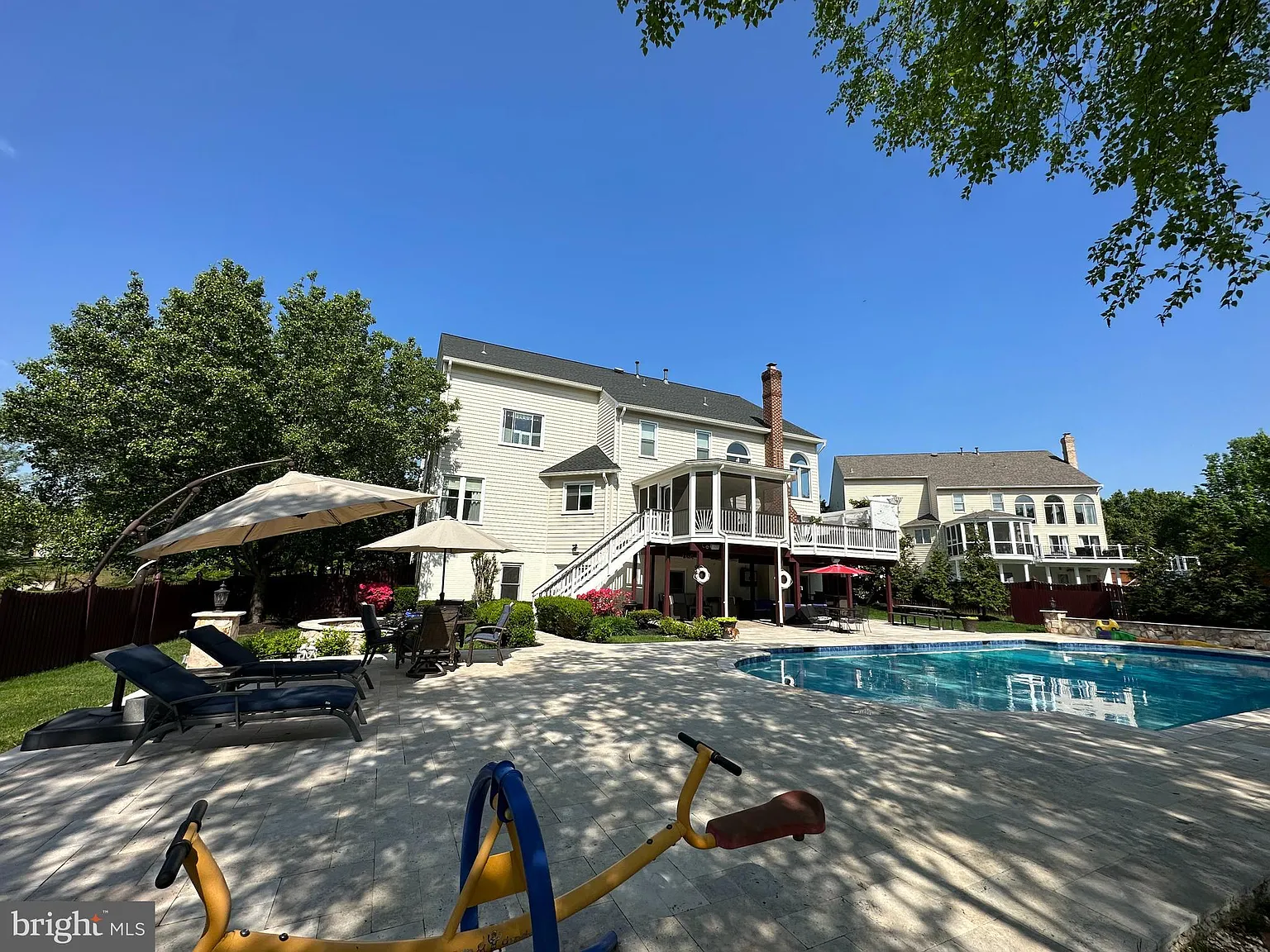 5 bed, 5.5 bath, 6248 sqft, $7,450 — Photo 2