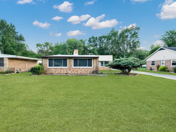 15300 Parkside Dr, Markham, IL 60428