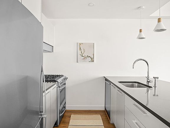 3rd image of 10-63 Jackson Ave #6-F