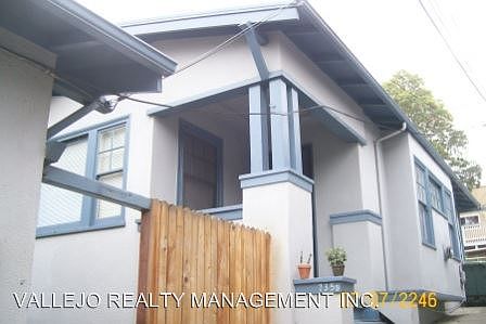 3rd image of 735B Virginia St