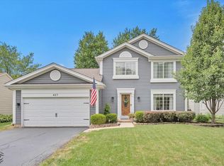 463 Bourbon Ln, Naperville, IL 60565