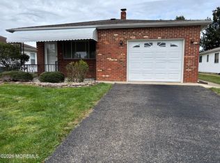 13 Newcastle Court, Toms River, NJ 08757