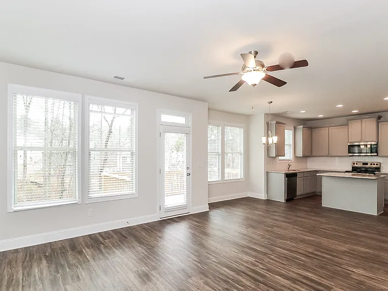 Quinn Residences at Vista Lakes — Photo 21