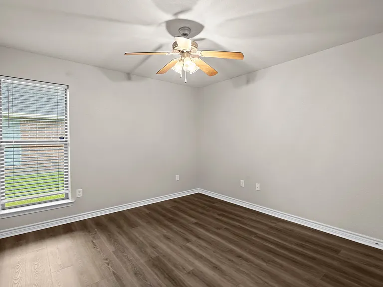 5470 Westmeadow Ln — Photo 10