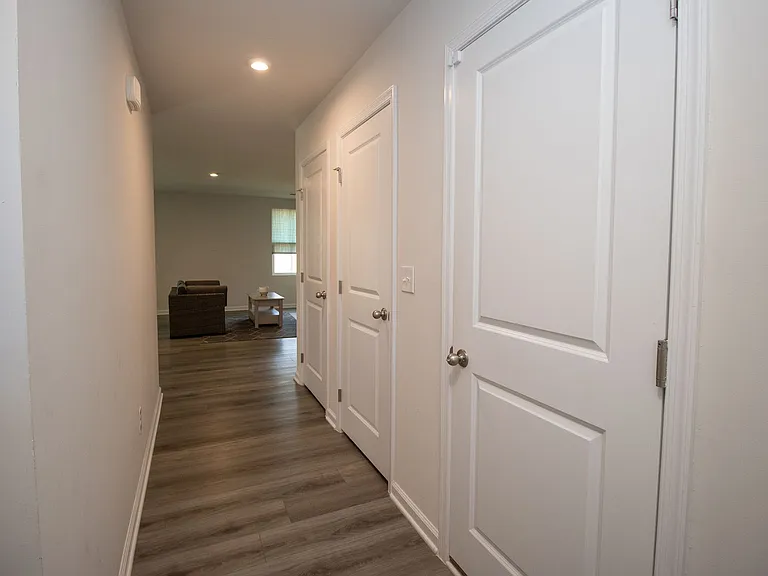 342 Saskatoon Dr — Photo 9