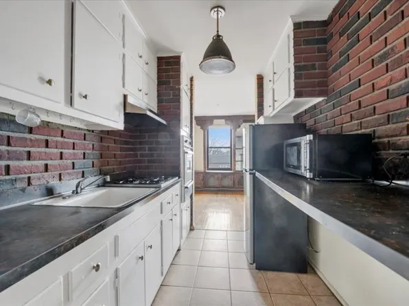 877 Bay Ridge Avenue image 8 of 18