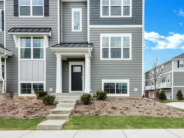 2162 Glacier St, Mundelein, IL 60060