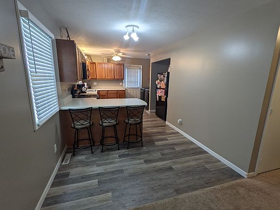 3rd image of 124 Kenny Ln