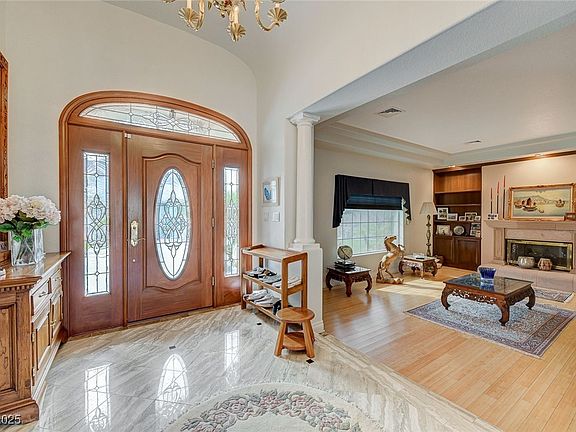 3rd image of 215 Granite Ct