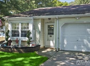 33 E Bramble Ln #33, Matawan, NJ 07747