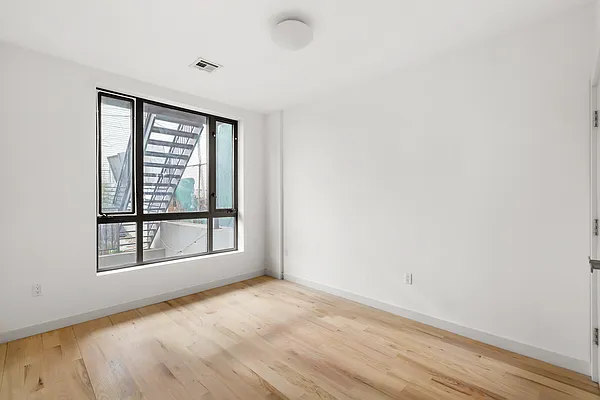 Rented by Compass | media 27