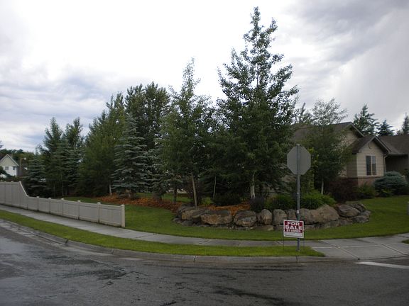 Corner - island side yard