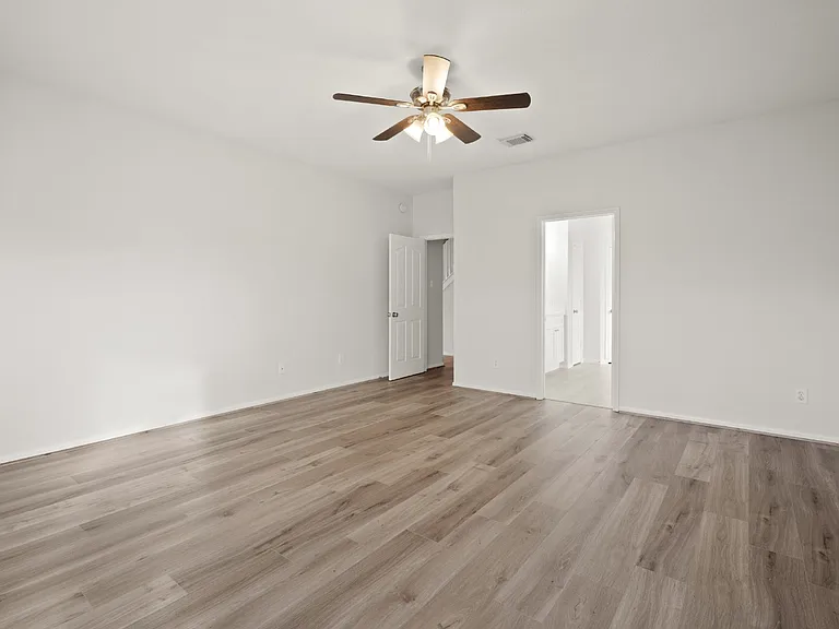 308 Meadow Trail Ct — Photo 11