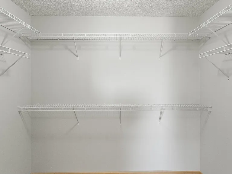 1760 Wyndam Dr — Photo 17