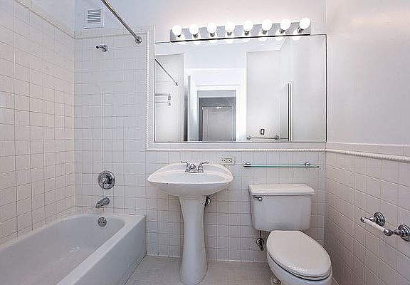 4th image of 70 Battery Pl APT 220