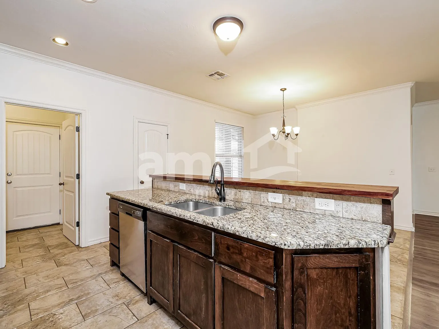 4 bed, 2.0 bath, 1803 sqft, $1,995 — Photo 4
