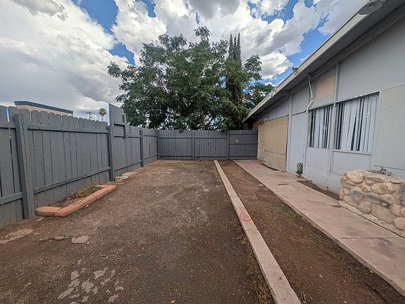 3rd image of 3615 N Columbia Ave #3615