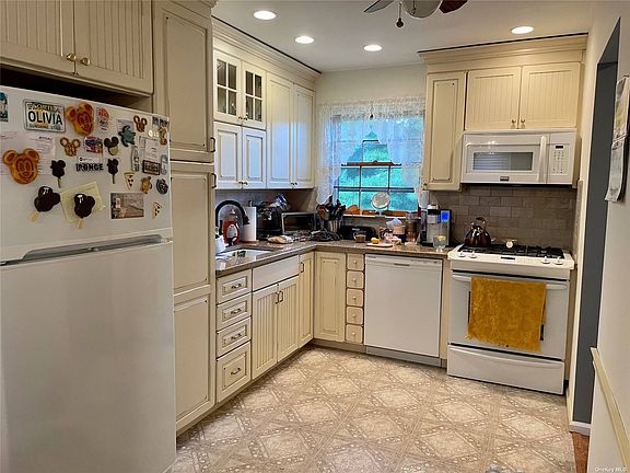 5th image of 265 Deauville Blvd
