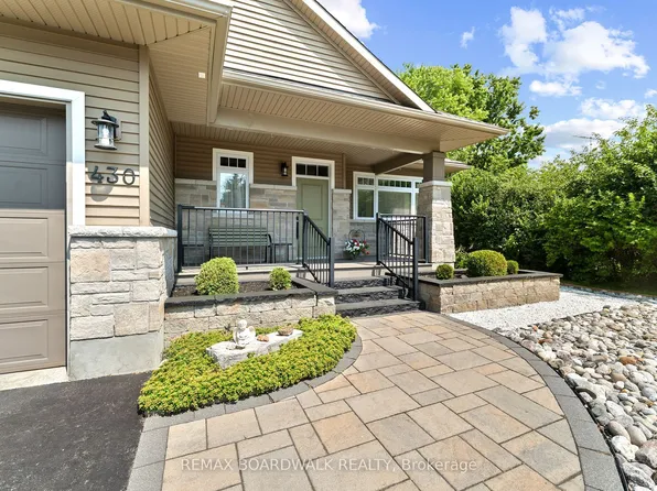 430 Main St W, North Dundas, ON K0C 2K0
