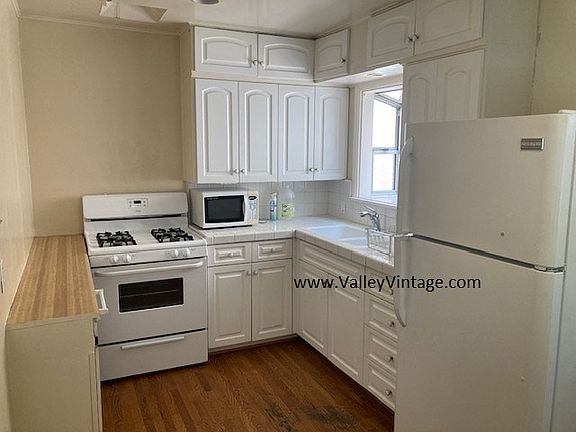 kitchen and appliances