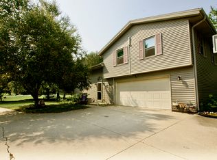 W242S10025 Lea Dr, Big Bend, WI 53103