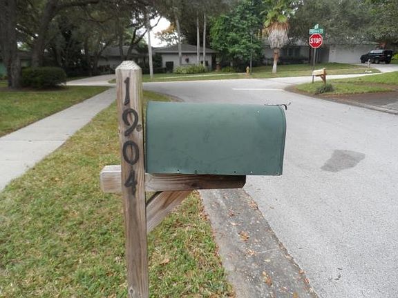 5th image of 1904 Hill Dr