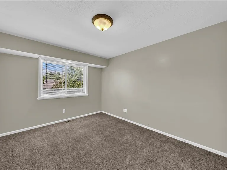 691 E Union Pines Ct — Photo 9