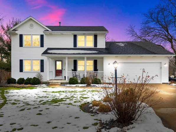 44 Country Ln, East Peoria, IL 61611