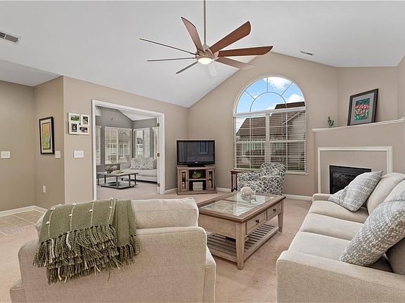 3rd image of 5216 Redford Dr