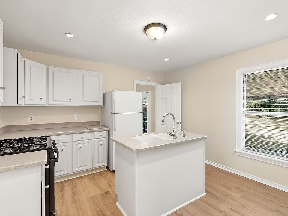 1st image of 2625 Handley Dr