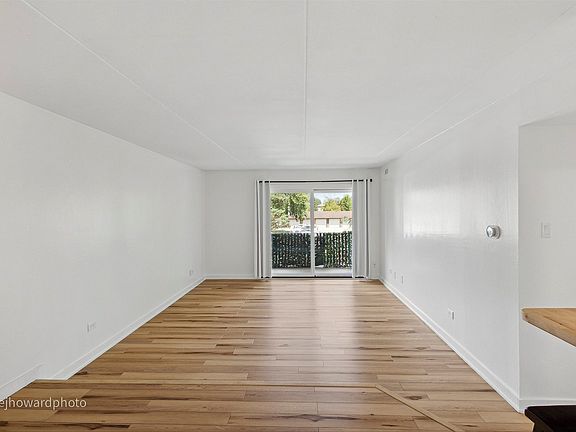 4th image of 5227 James Ln APT 1419