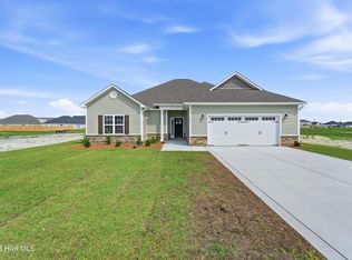 615 Barlowe Ln, Jacksonville, NC 28546